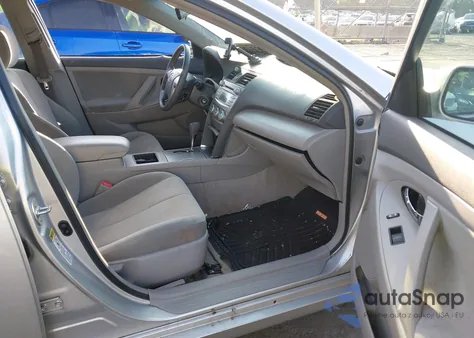 2009 Toyota Camry z USA, uszkodzony, nr VIN 4T1BE46KX9U372389